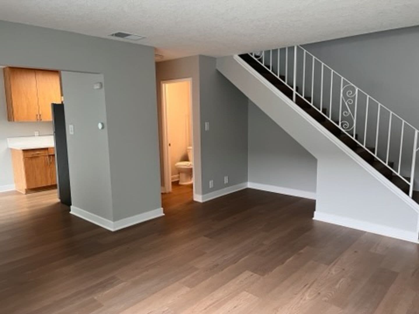 Long Beach Apartment: 1718 Ximeno Avenue