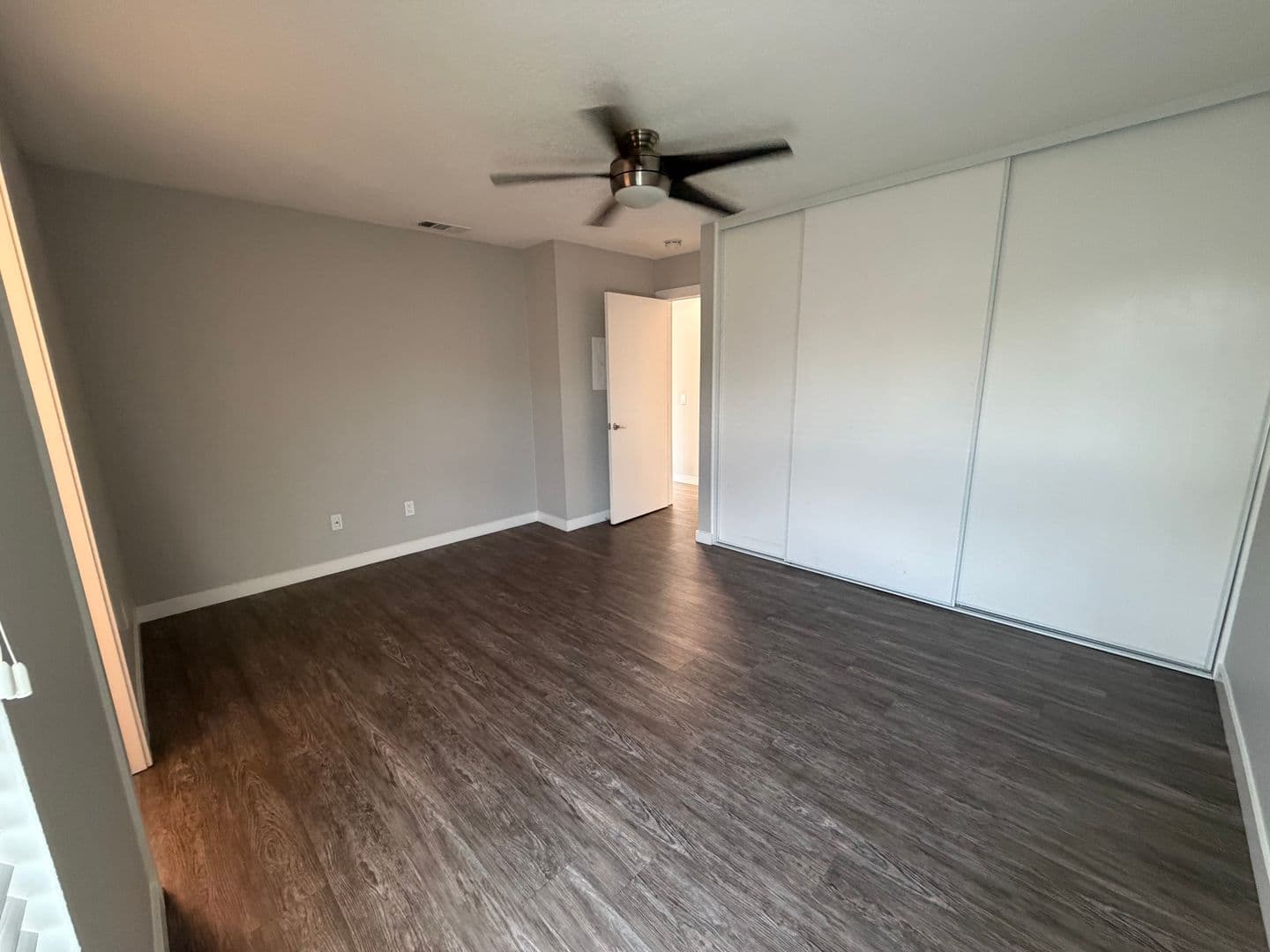 Riverside Apartment: 7600 Ambergate Place