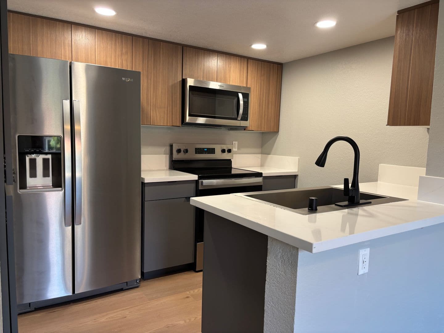 Riverside Apartment: 3957 Pierce Street