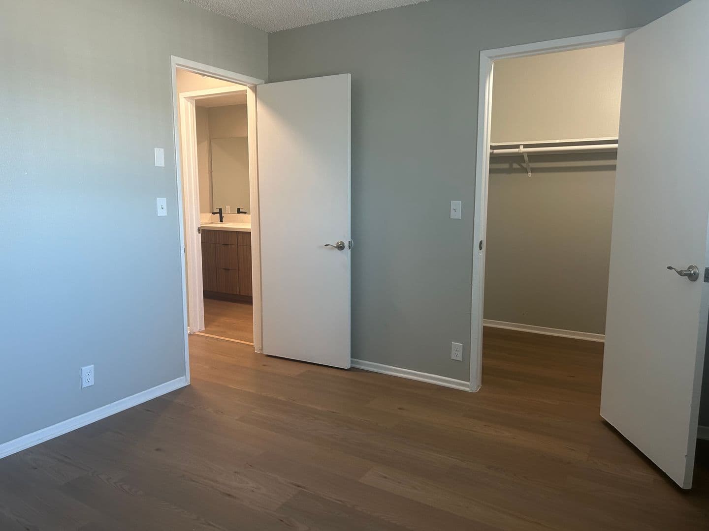Santa Ana Apartment: 811 S. Fairview