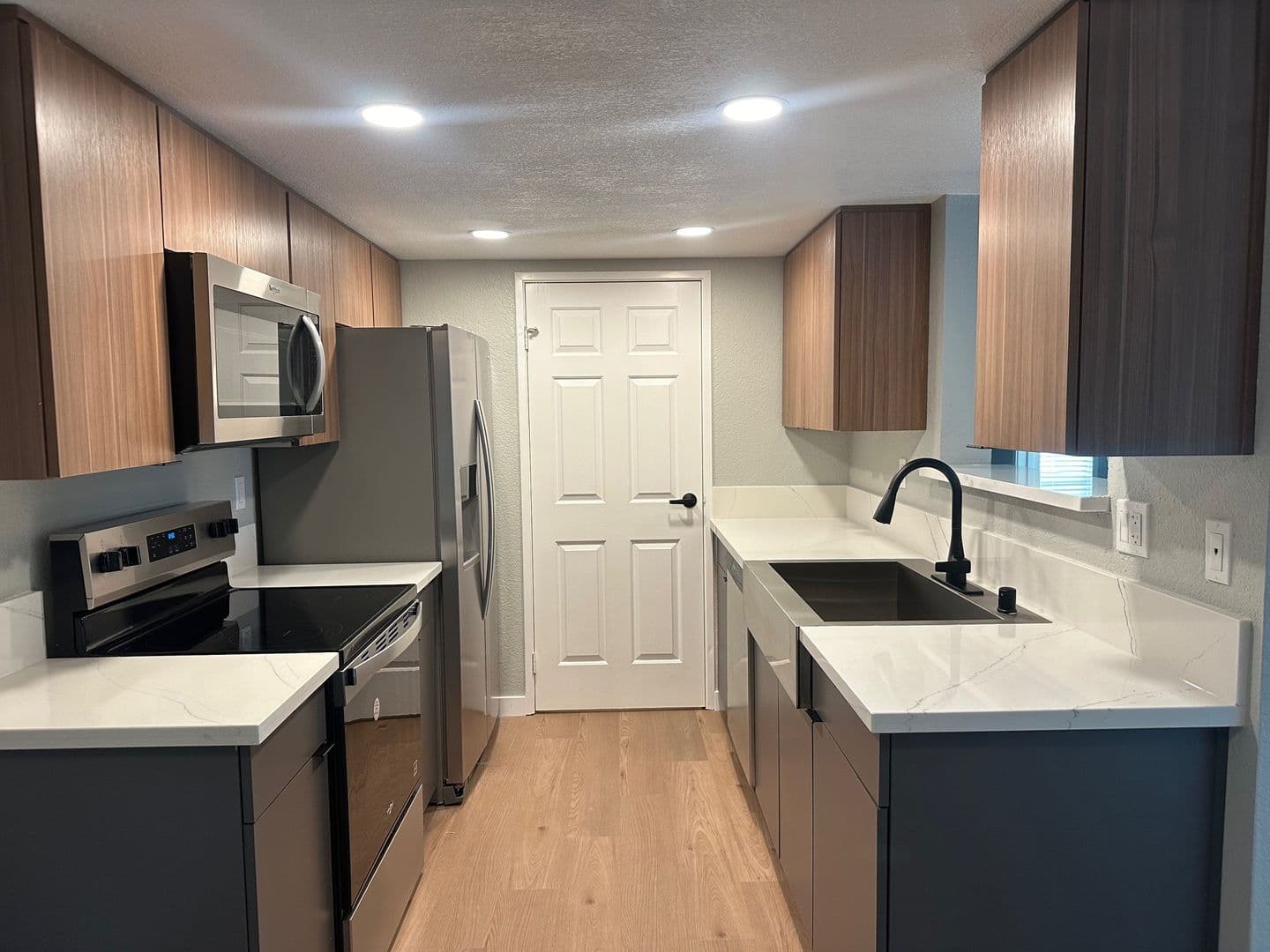 Riverside Apartment: 3957 Pierce Street
