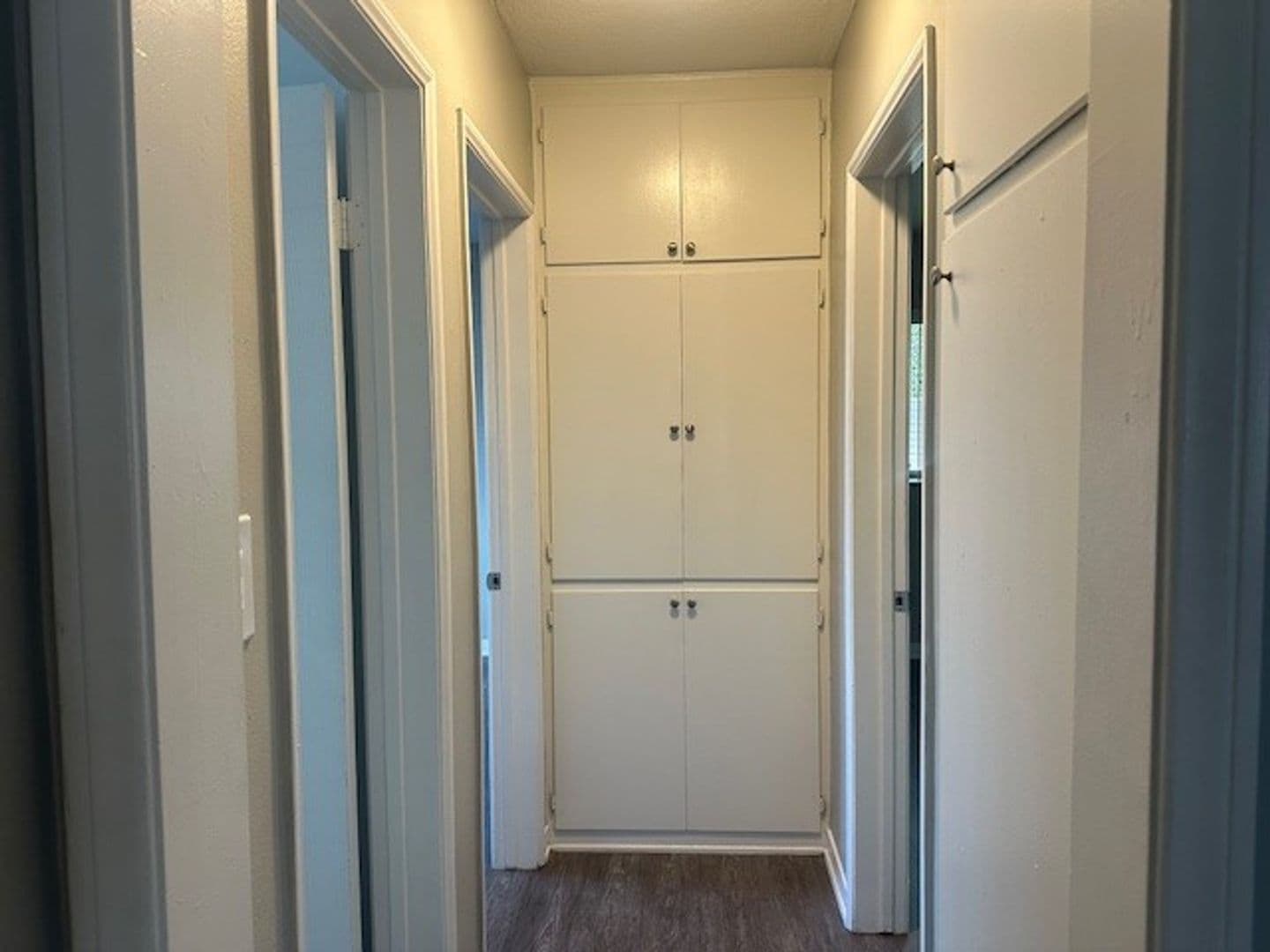 Paramount Apartment: 15940 Indiana Avenue