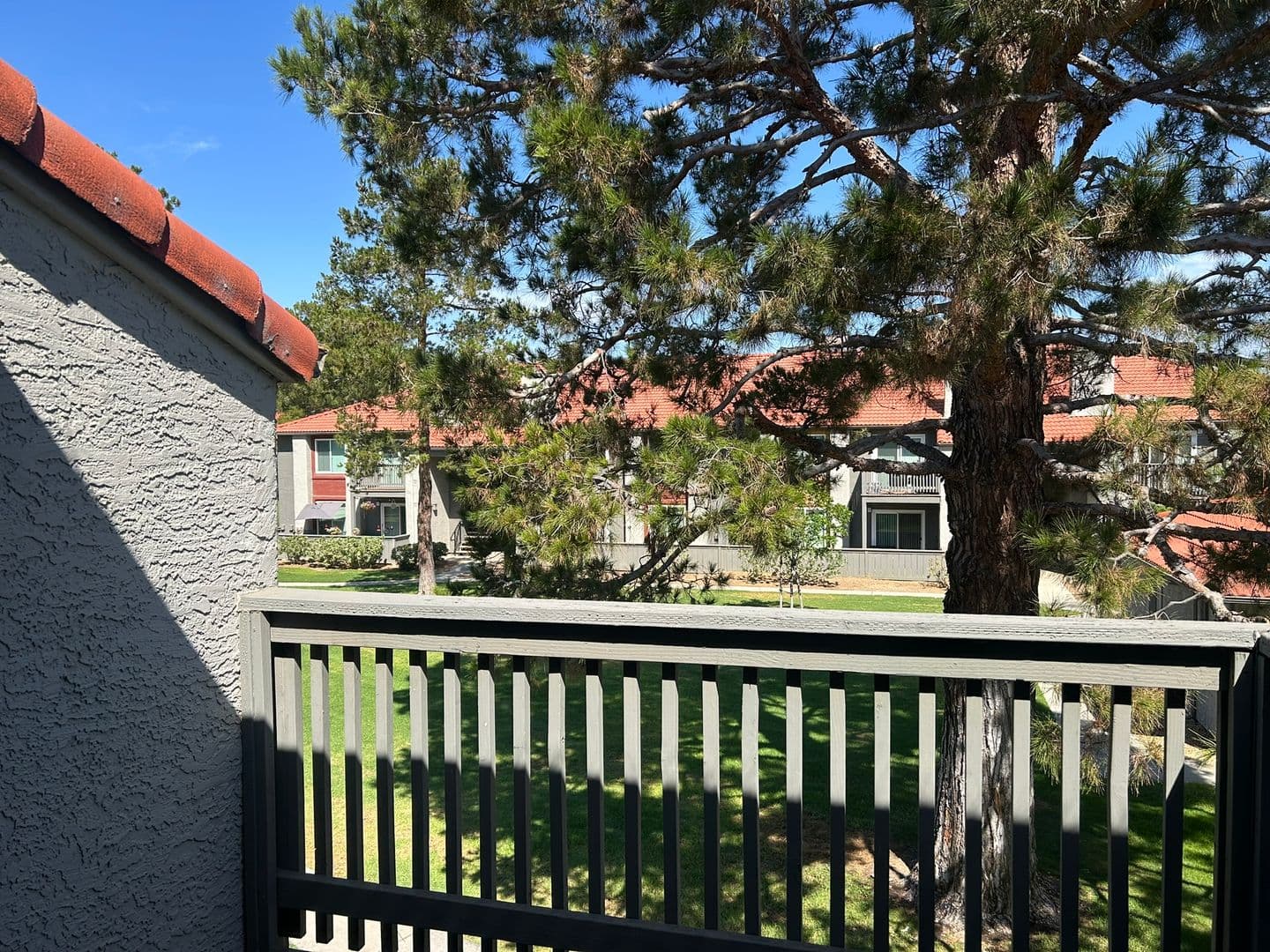 Riverside Apartment: 3957 Pierce Street