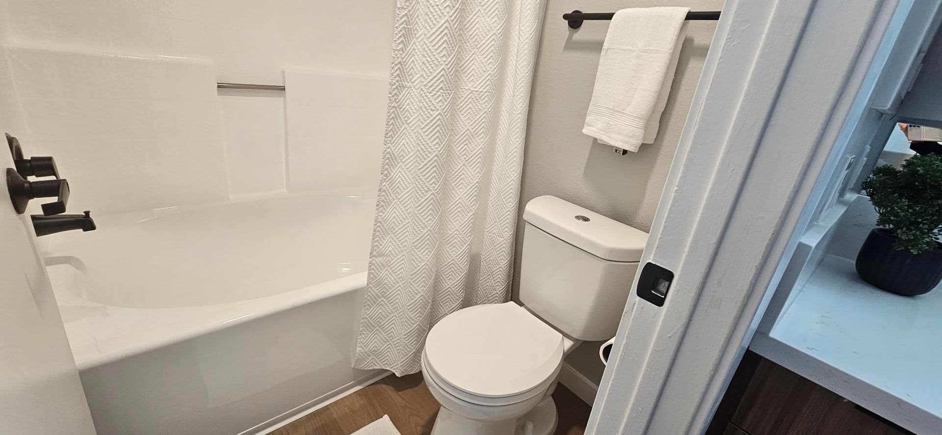 Santa Ana Apartment: 315 S. Newhope St.