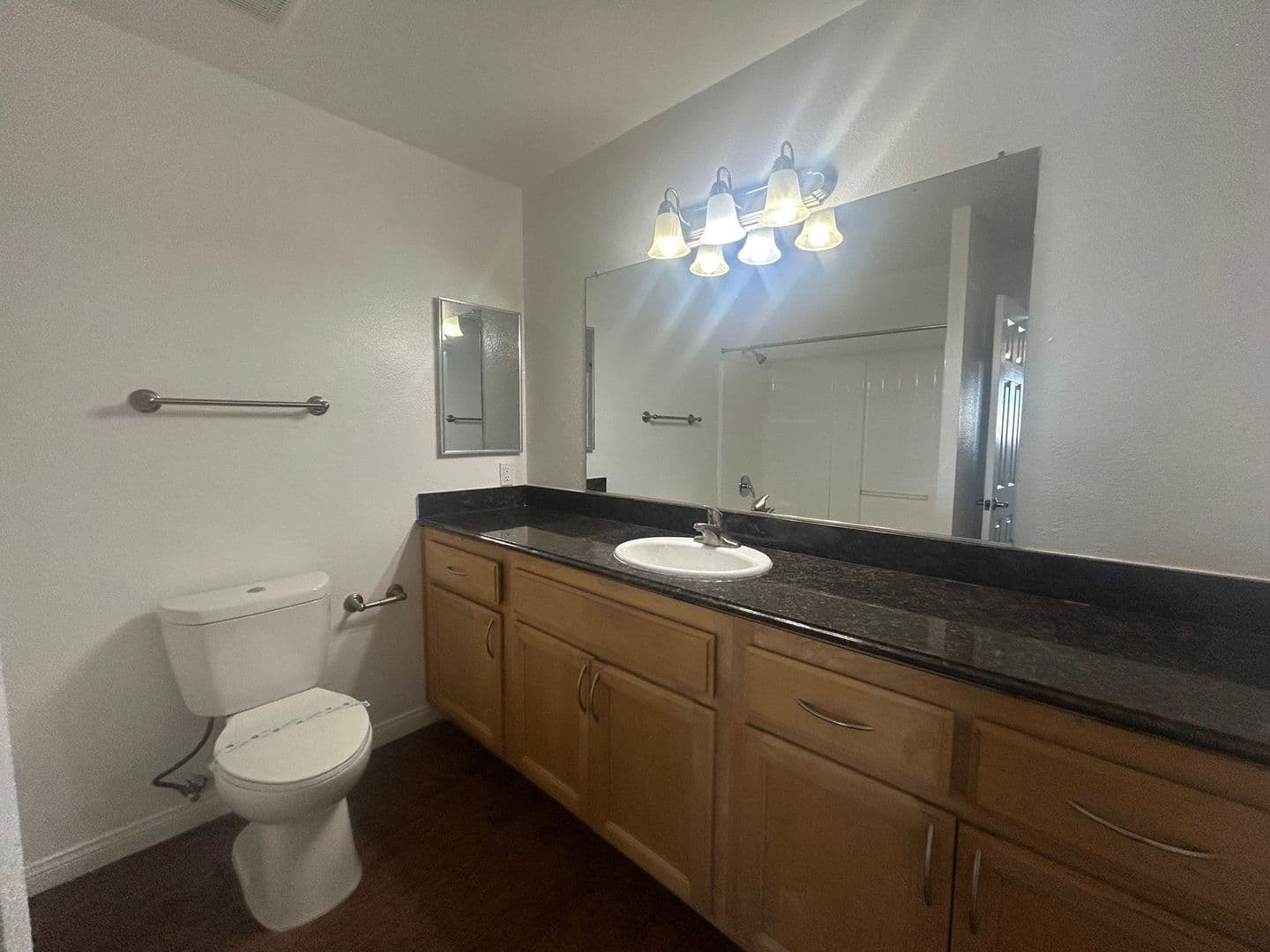 Anaheim Apartment: 2880 W. Ball Road