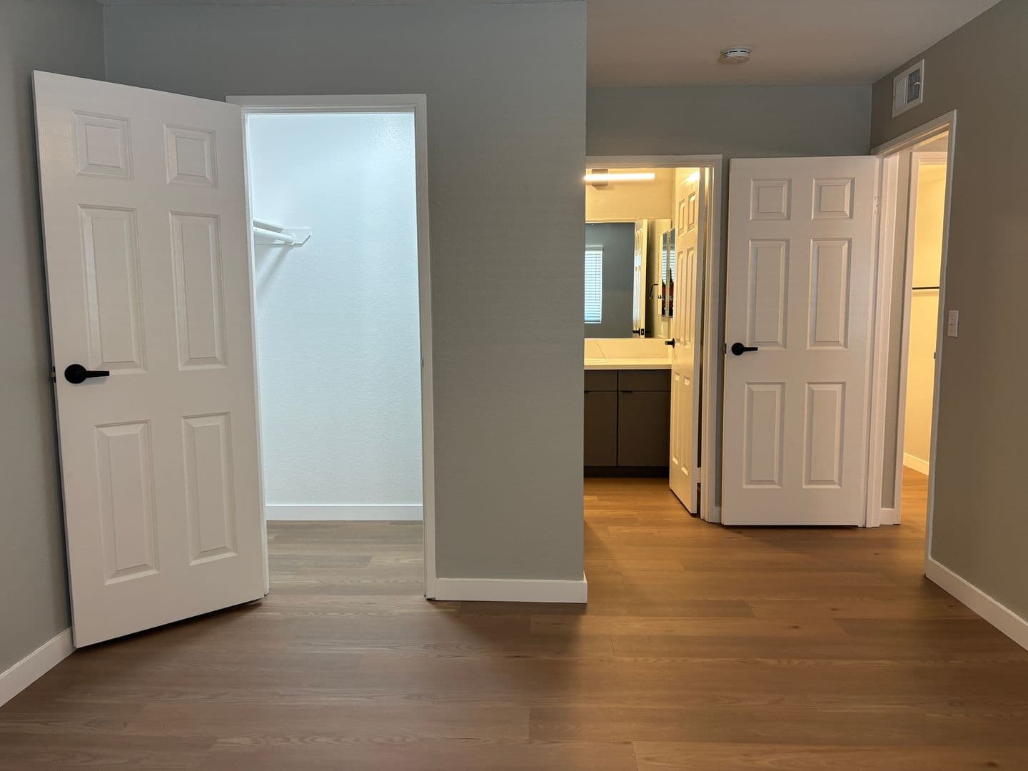 Riverside Apartment: 3957 Pierce Street