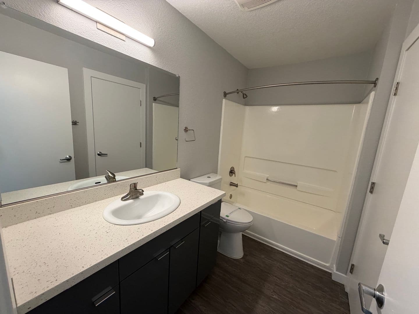 Riverside Apartment: 7600 Ambergate Place