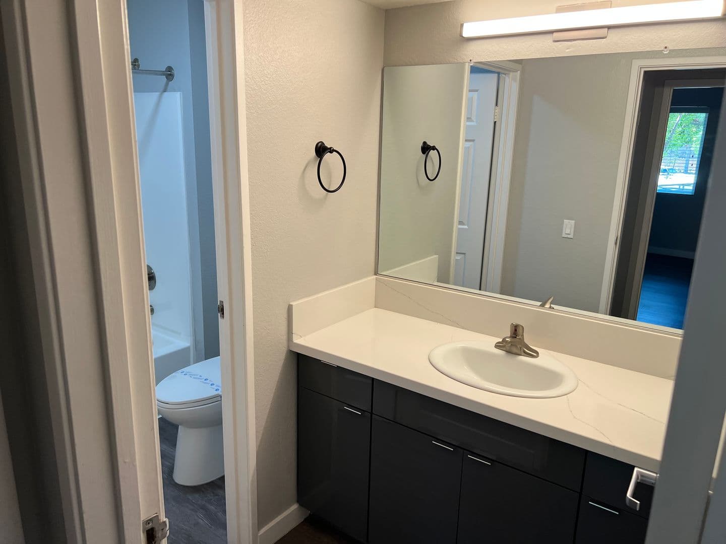 Riverside Apartment: 3957 Pierce Street