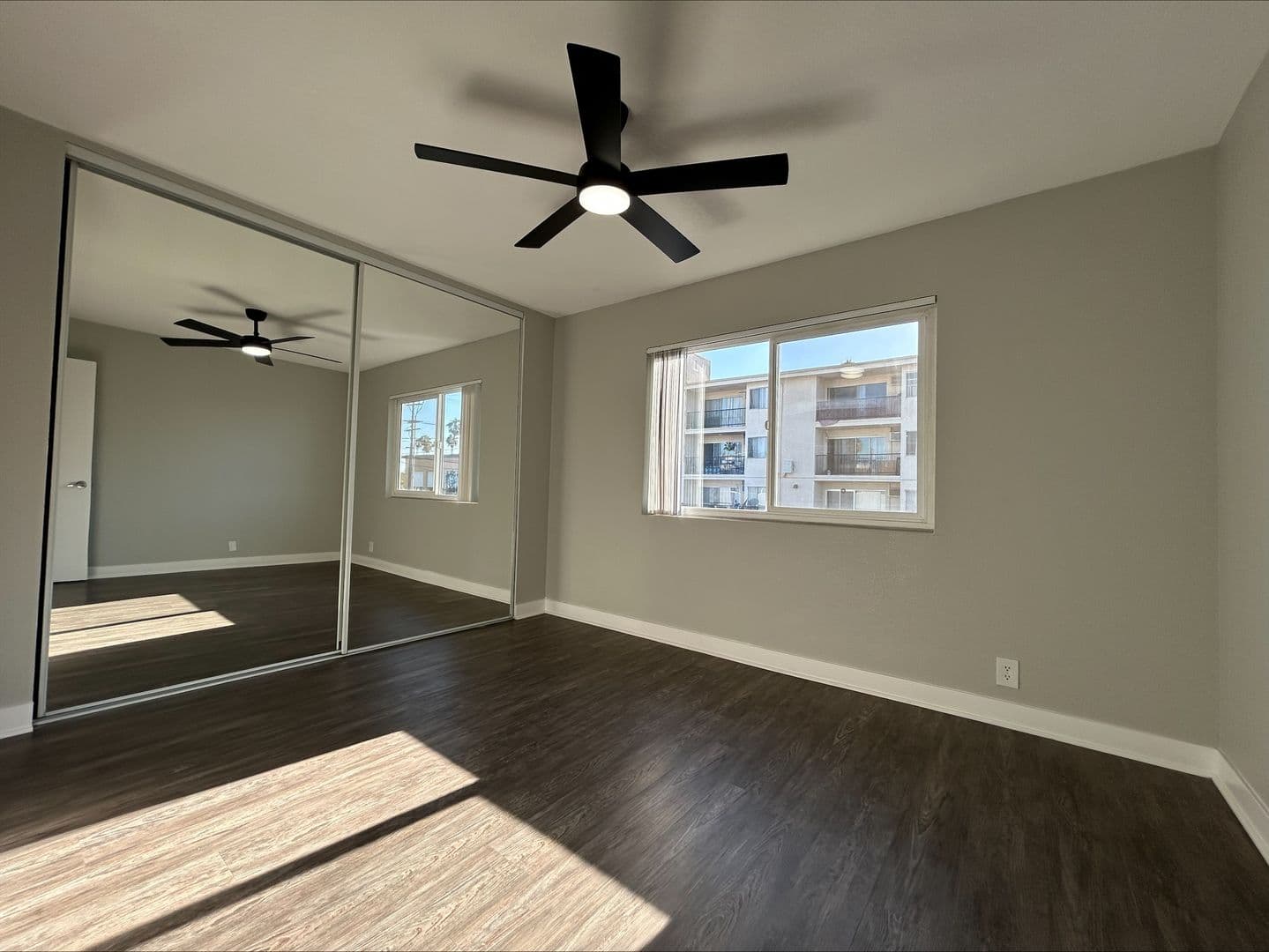 Long Beach Apartment: 1718 Ximeno Avenue