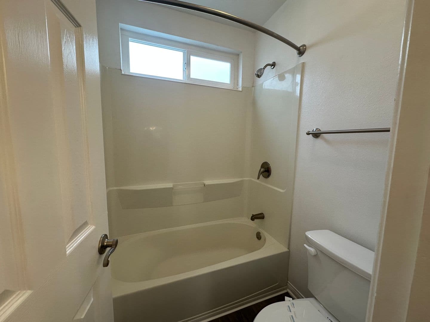 Paramount Apartment: 15940 Indiana Avenue