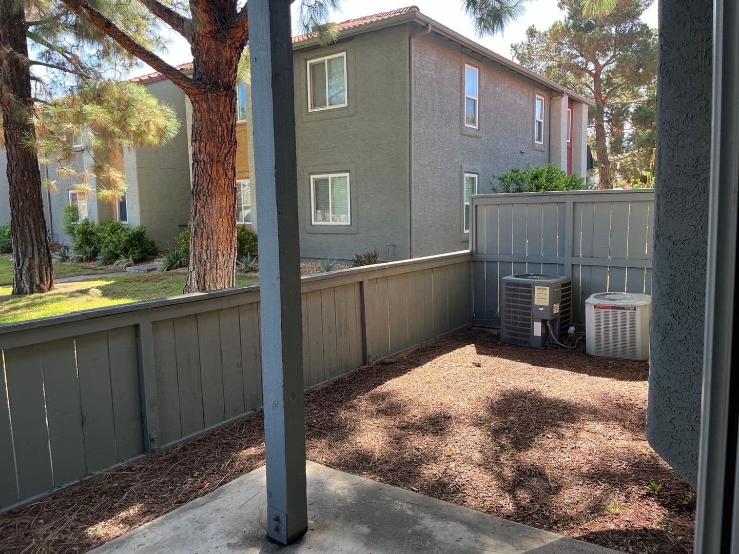 Riverside Apartment: 3957 Pierce Street