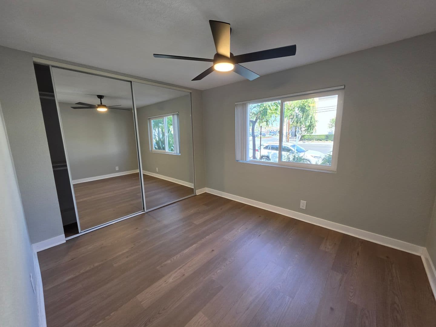 Long Beach Apartment: 1718 Ximeno Avenue
