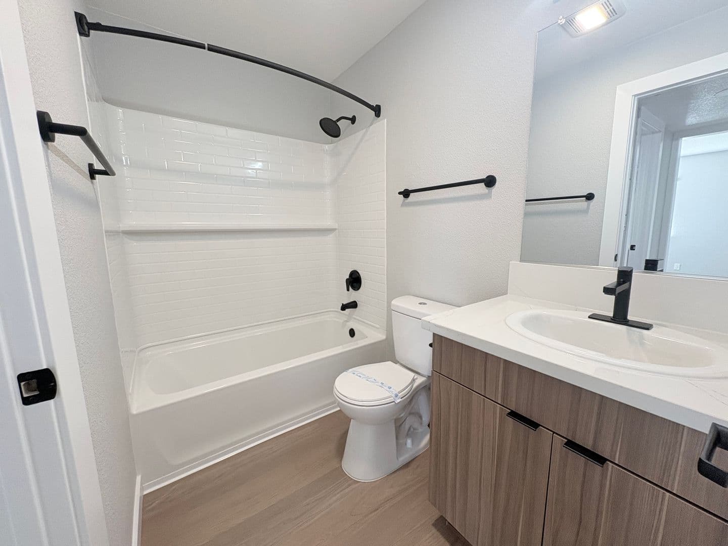 Costa Mesa Apartment: 2855 Pinecreek Drive