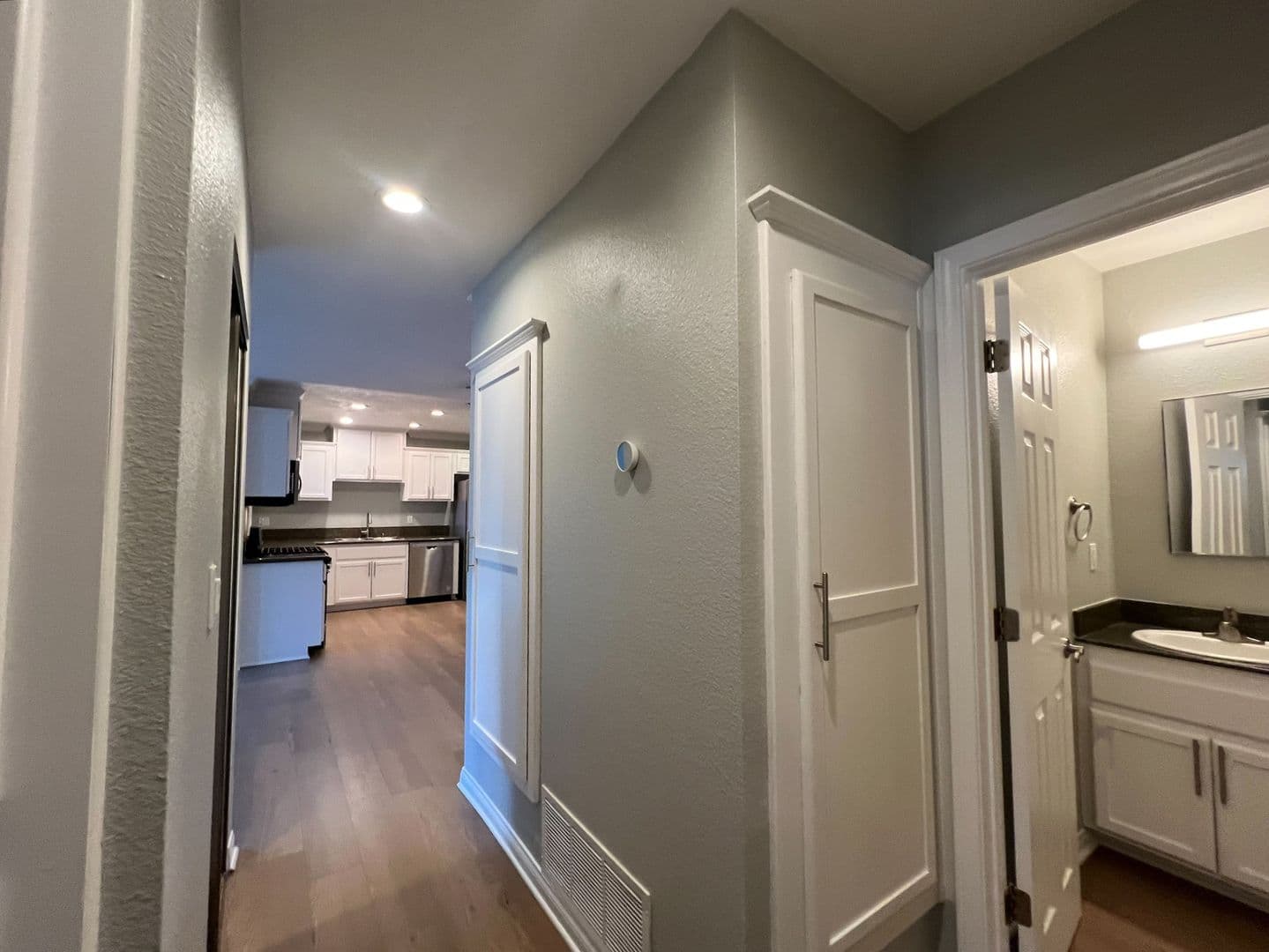 Garden Grove Apartment: 13884 Euclid Avenue