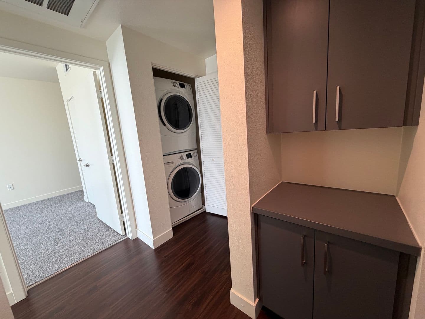 Riverside Apartment: 3050 Mission Inn Avenue