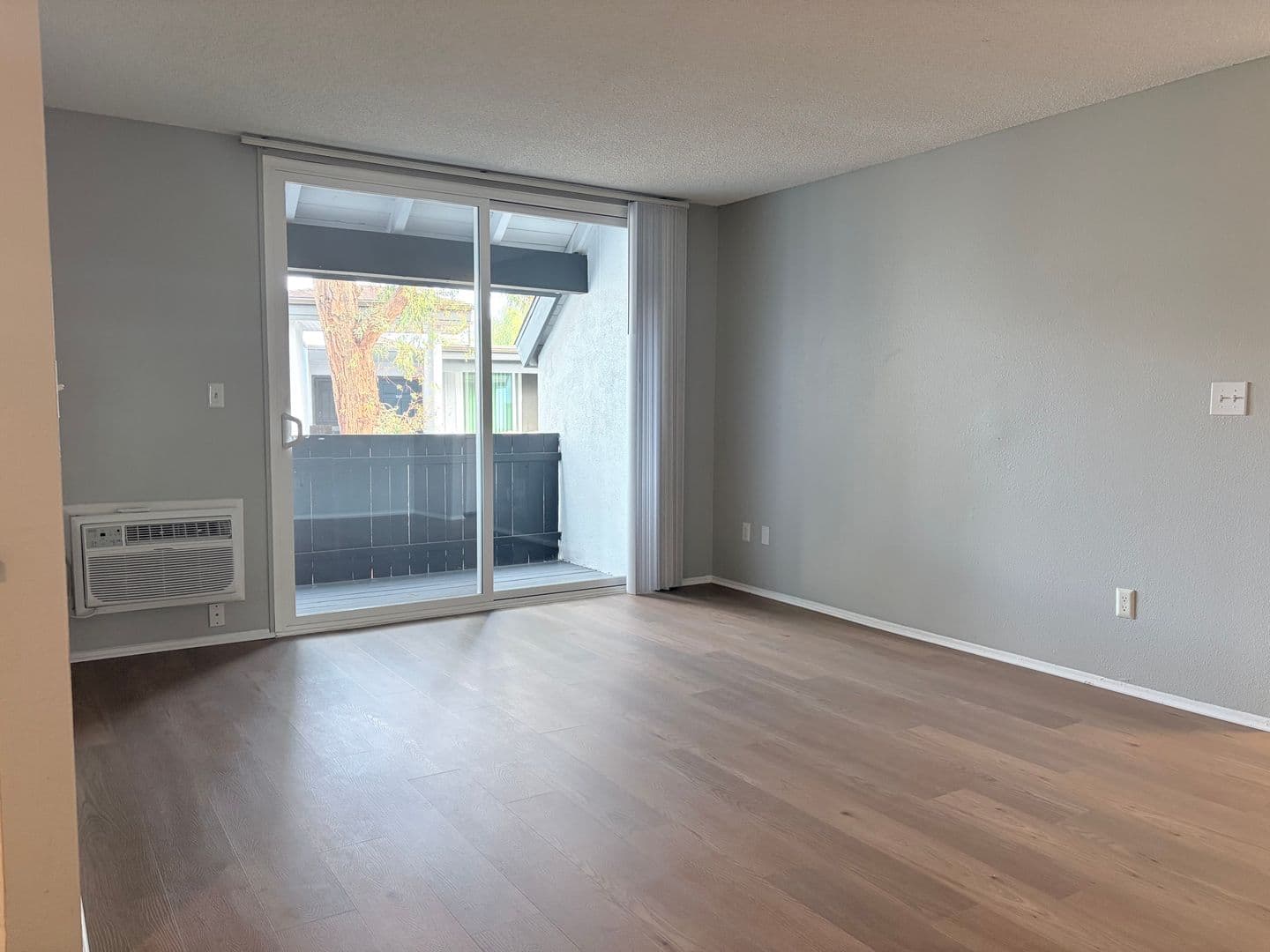 Huntington Beach Apartment: 7701 Warner Ave.