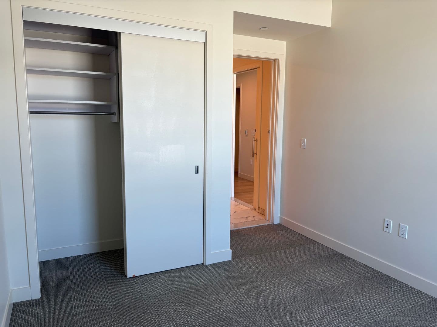 Los Angeles Apartment: 6390 De Longpre Avenue