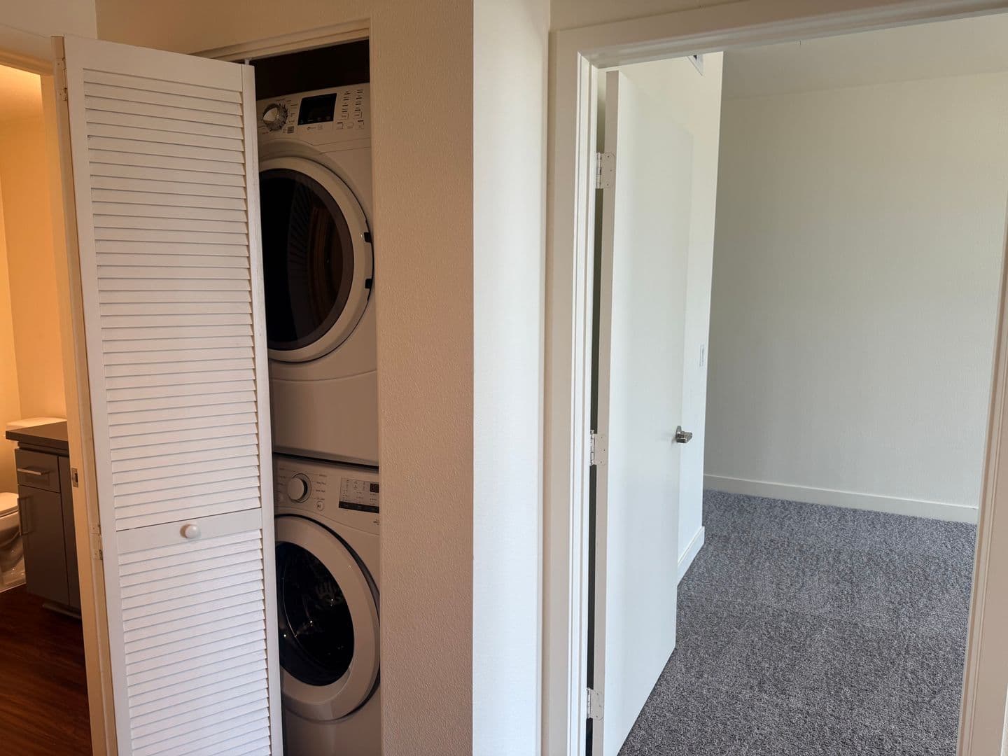 Riverside Apartment: 3050 Mission Inn Avenue