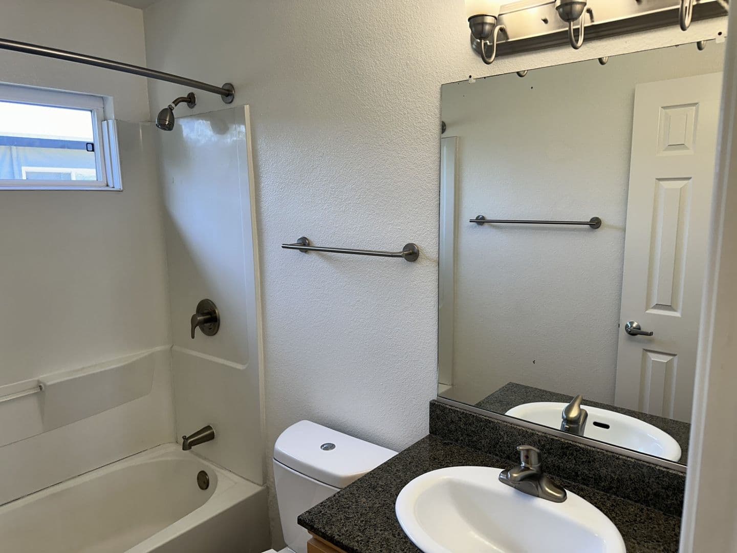 Norwalk Apartment: 12401 Studebaker Road