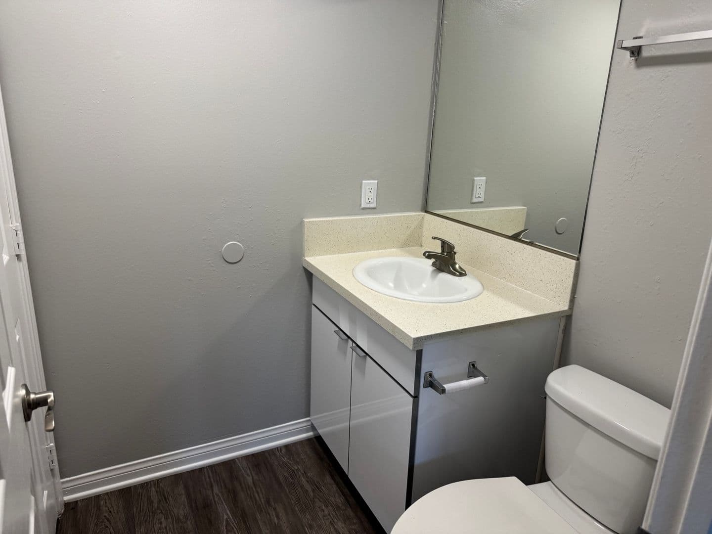 Santa Ana Apartment: 811 S. Fairview