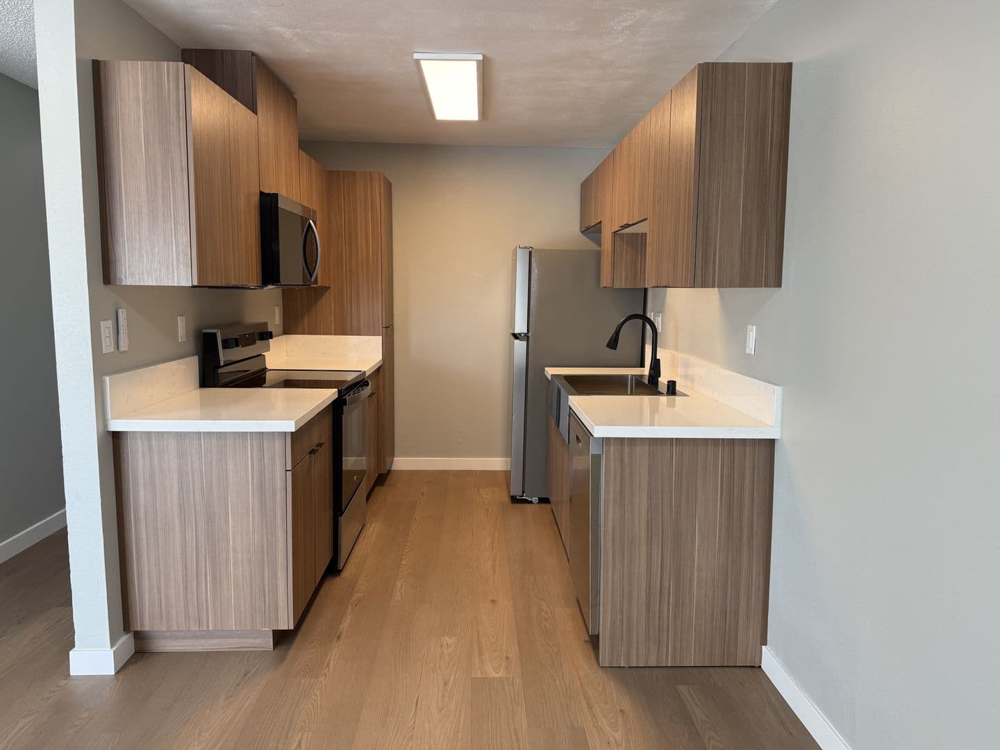 Orange Apartment: 501 E. Katella Avenue
