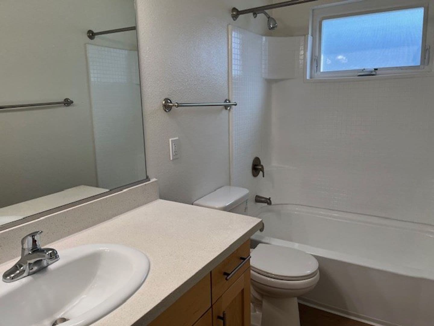 Fullerton Apartment: 1375 W. Valencia Drive