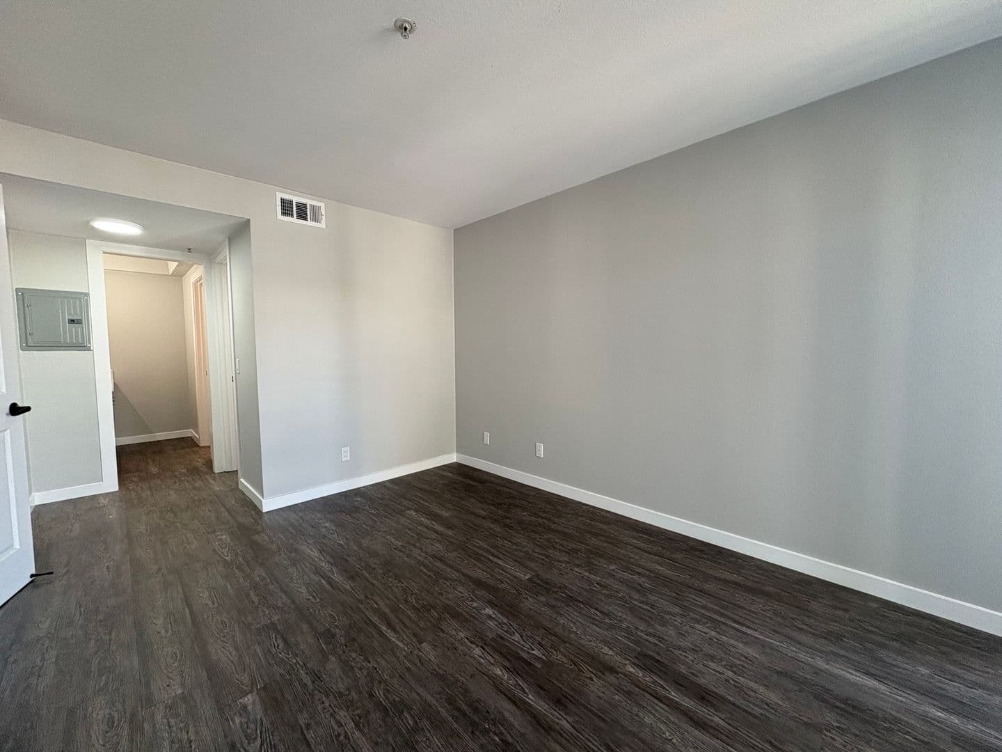 Costa Mesa Apartment: 2855 Pinecreek Drive