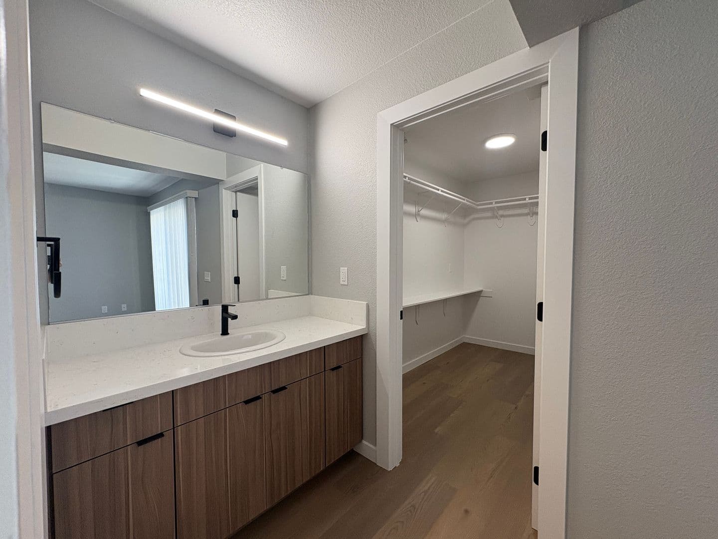 Costa Mesa Apartment: 2855 Pinecreek Drive