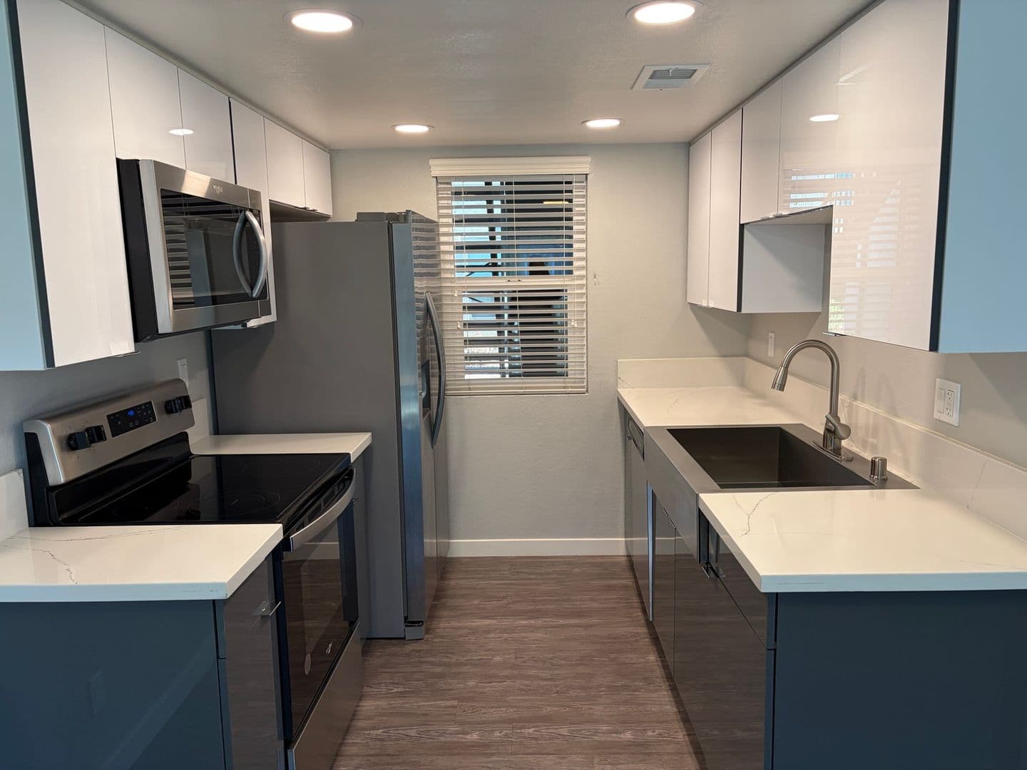 Riverside Apartment: 3957 Pierce Street