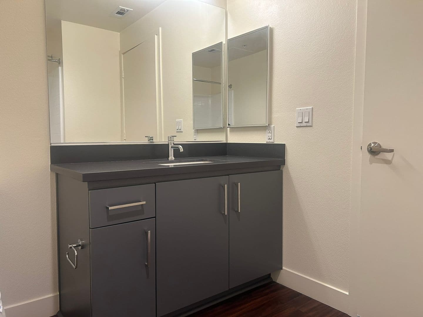Riverside Apartment: 3050 Mission Inn Avenue