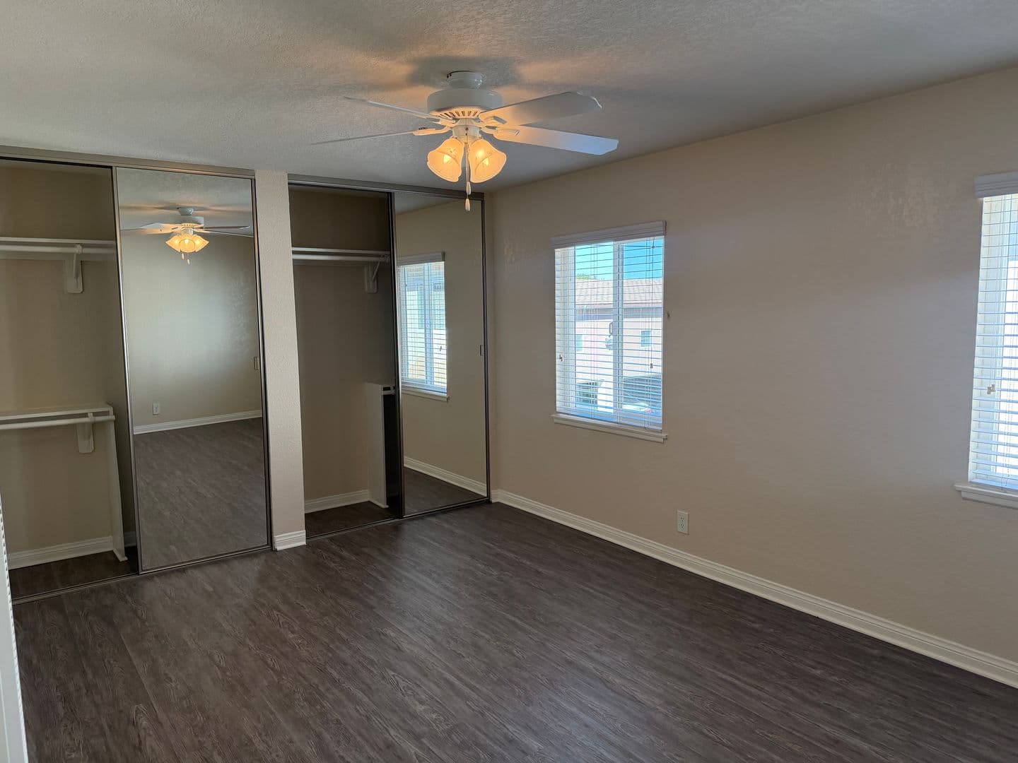 Lakewood Apartment: 4907 1/4 Hayter Avenue