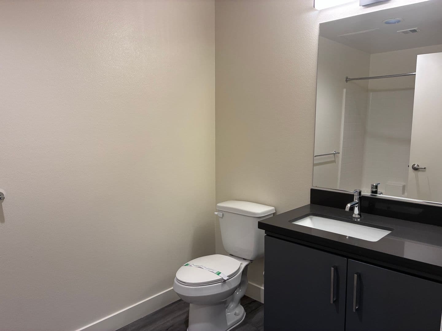 Riverside Apartment: 3050 Mission Inn Avenue