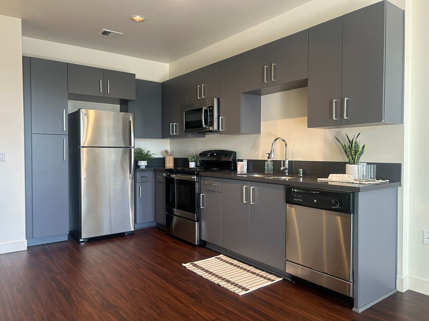 Riverside Apartment: 3050 Mission Inn Avenue