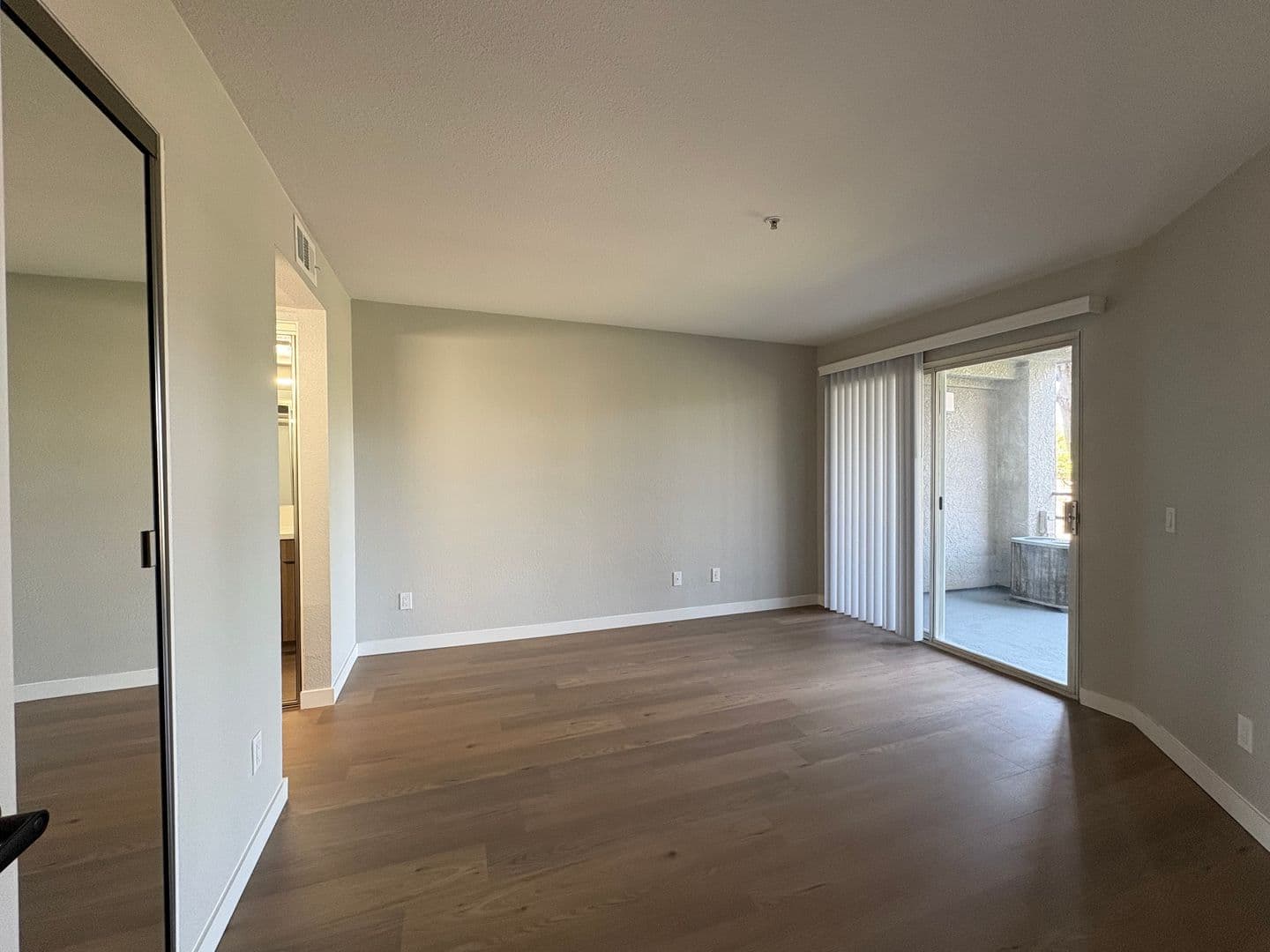 Costa Mesa Apartment: 2855 Pinecreek Drive