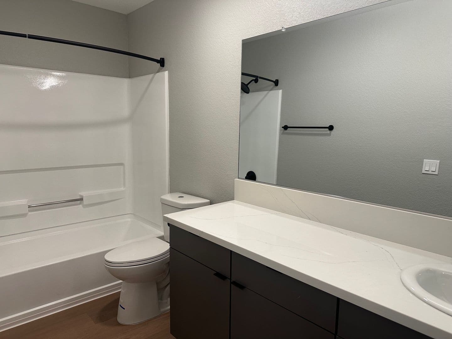 Riverside Apartment: 3957 Pierce Street