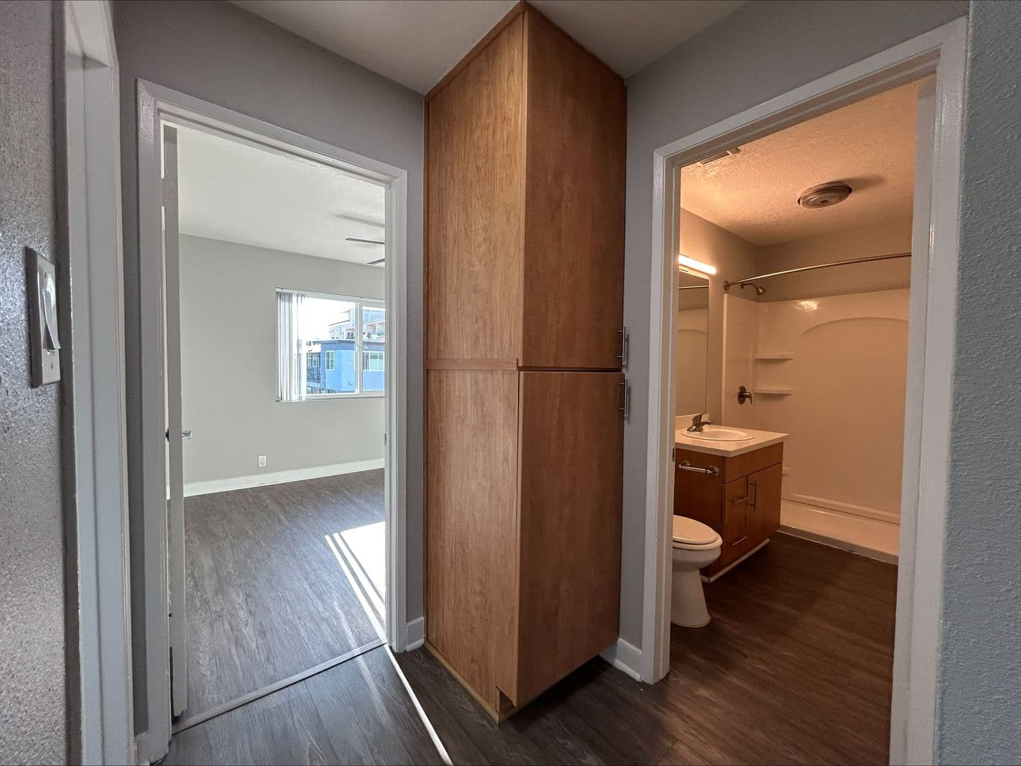 Long Beach Apartment: 1718 Ximeno Avenue