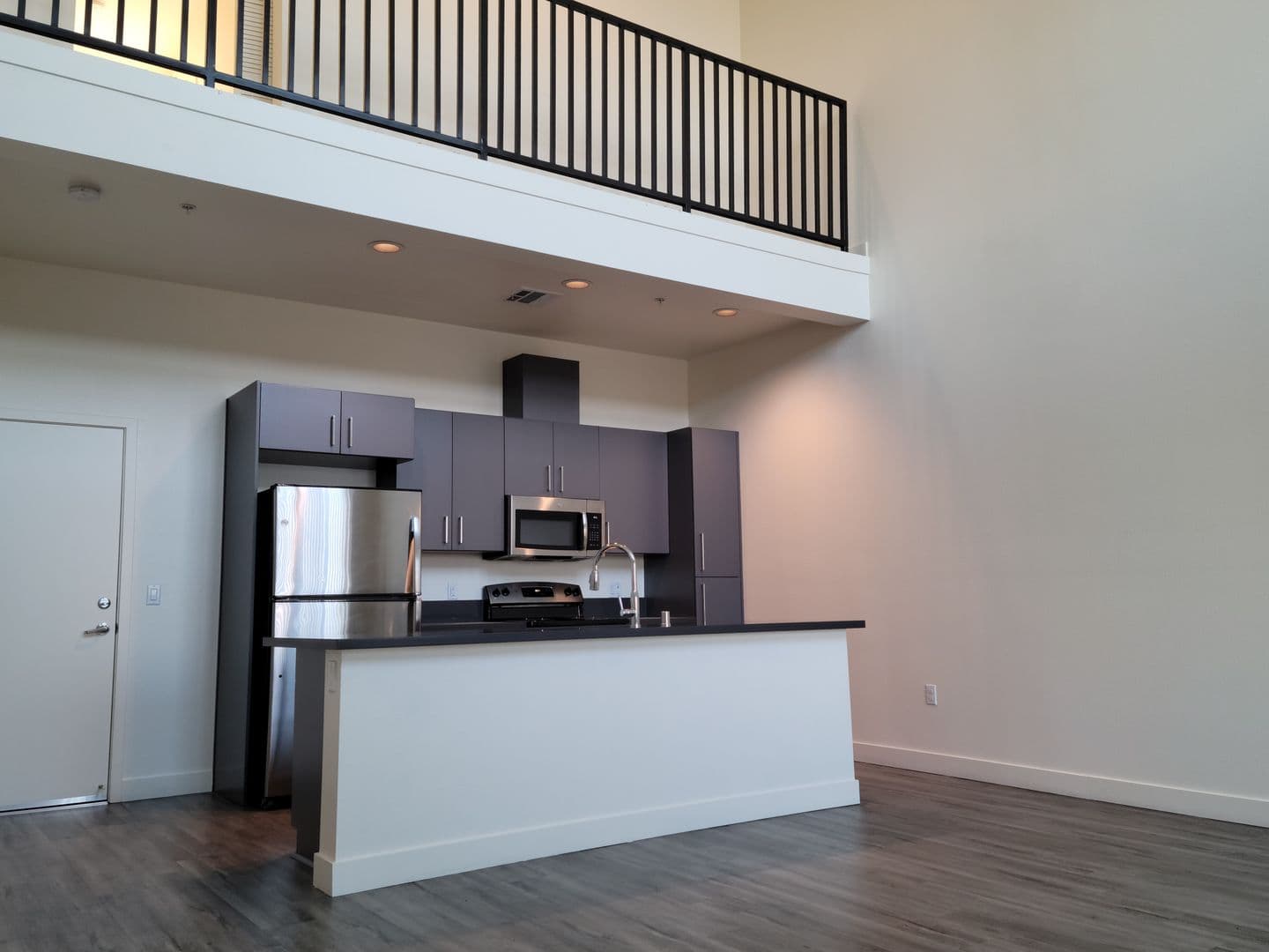 Riverside Apartment: 3050 Mission Inn Avenue
