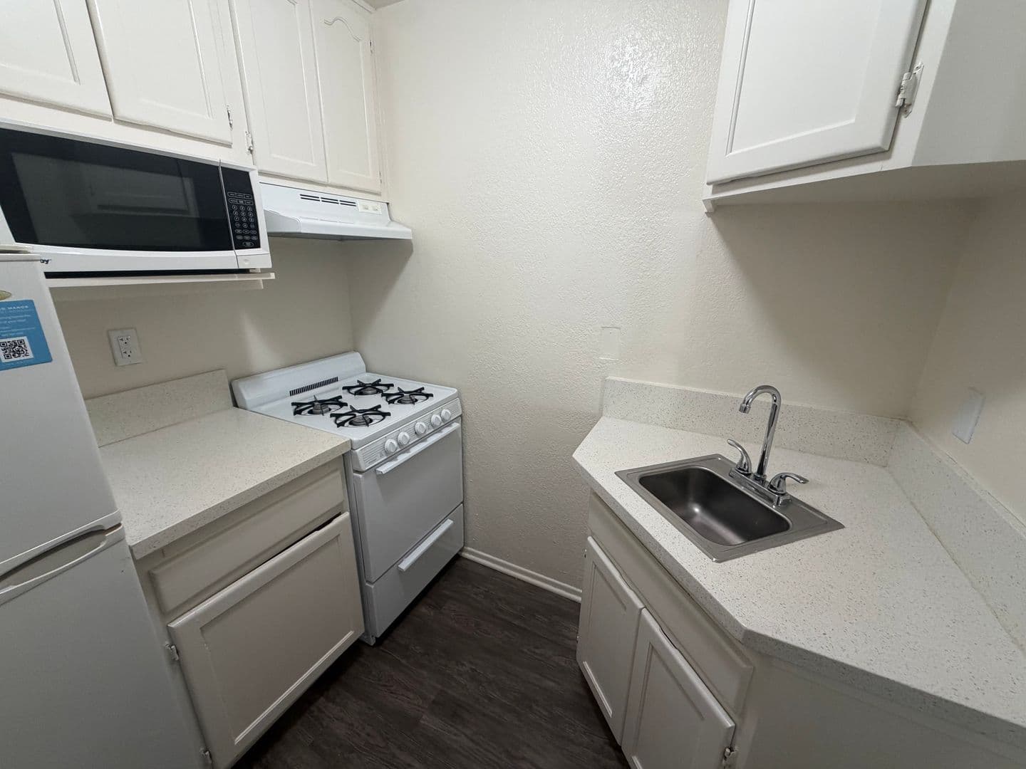 Lakewood Apartment: 4907 1/4 Hayter Avenue
