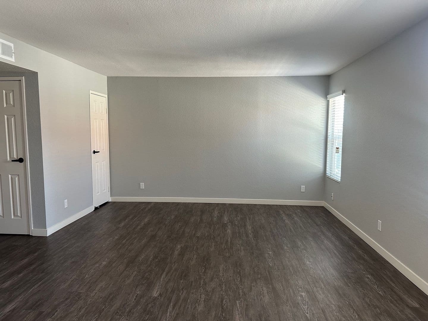 Riverside Apartment: 3957 Pierce Street
