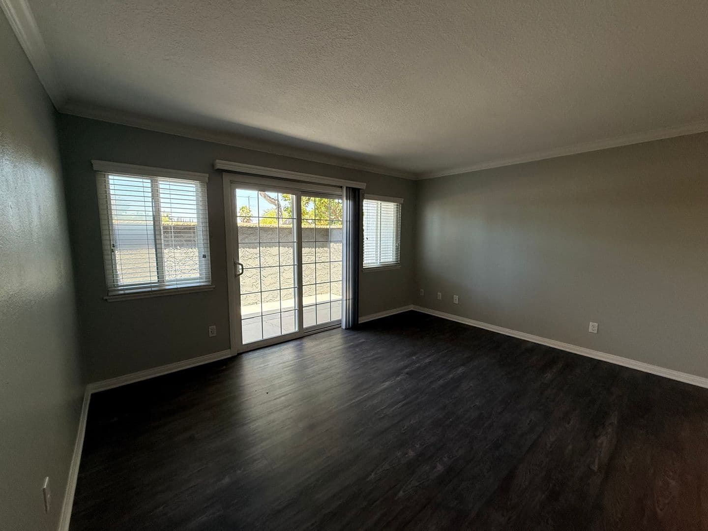 Garden Grove Apartment: 13884 Euclid Avenue