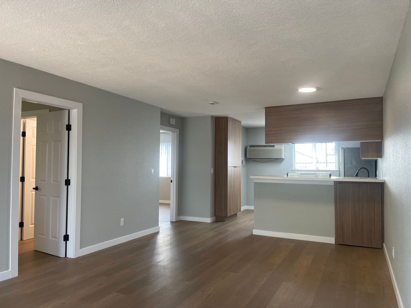 Santa Ana Apartment: 811 S. Fairview