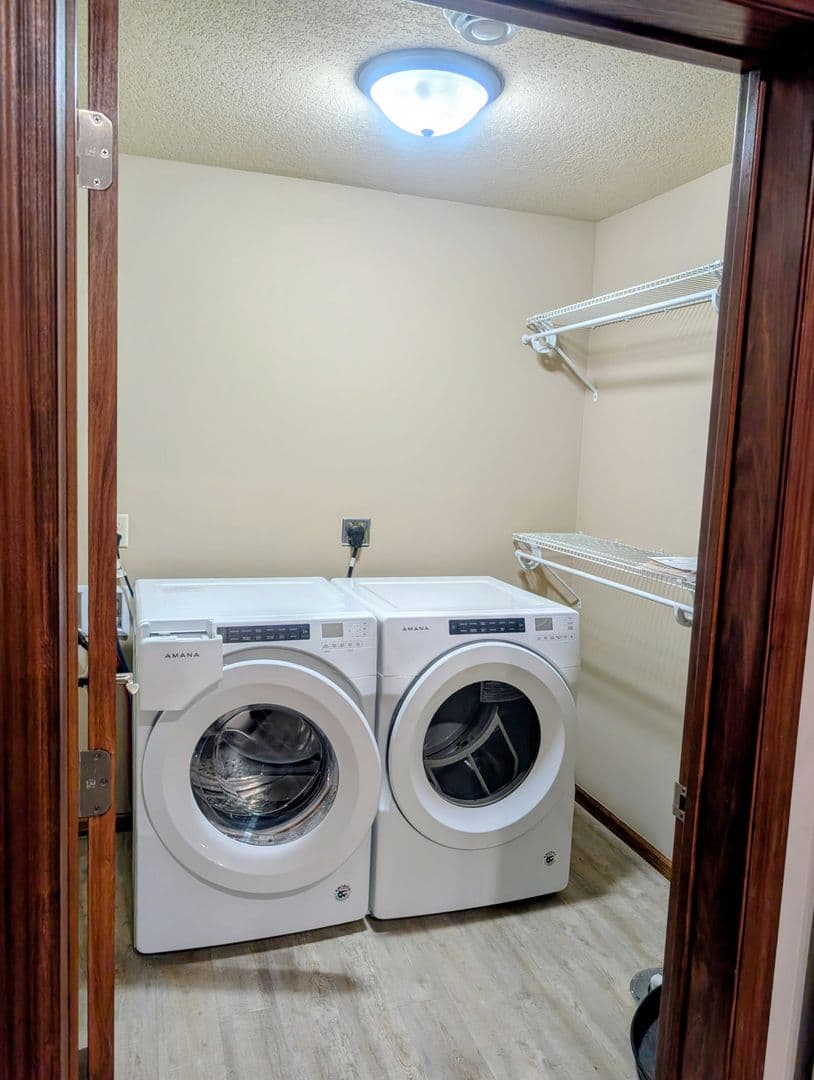 Hutchinson Townhome: 705 Century Ave SW
