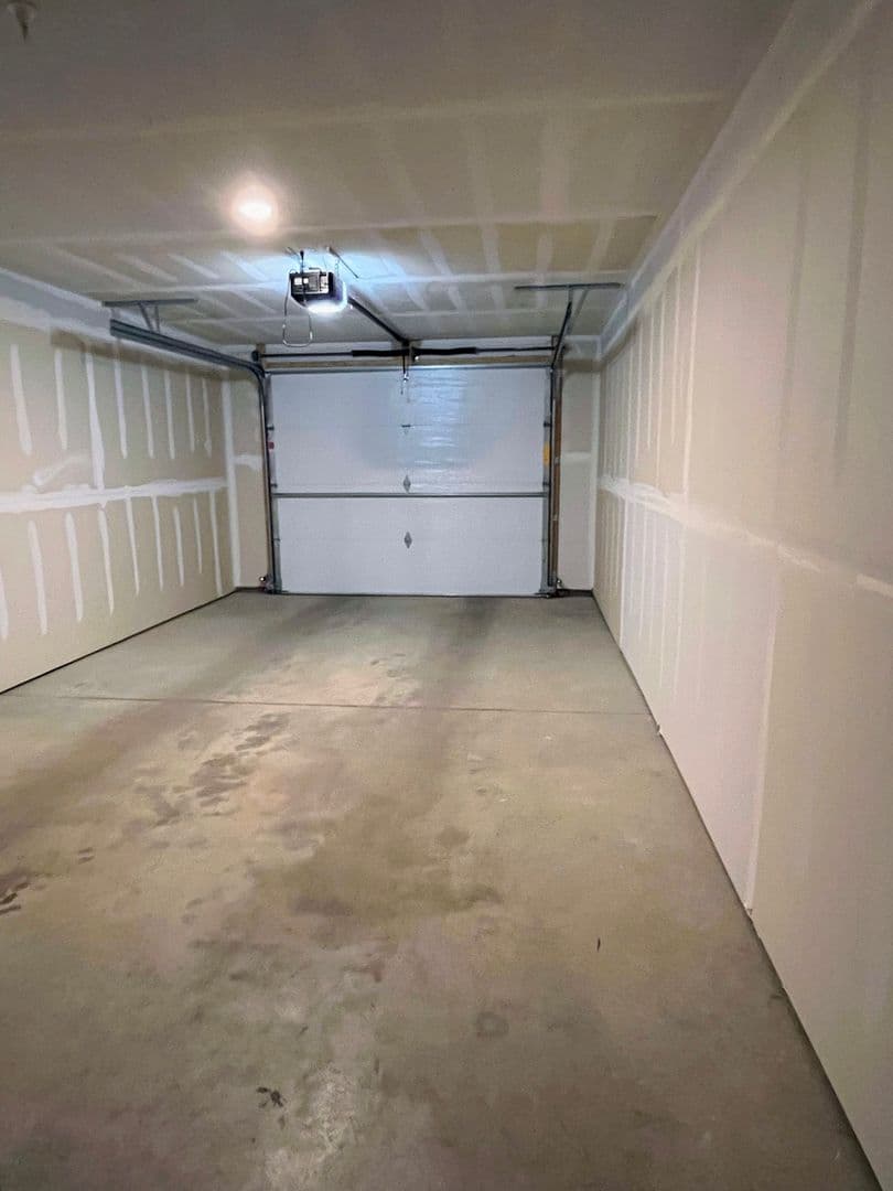 Hutchinson Townhome: 705 Century Ave SW