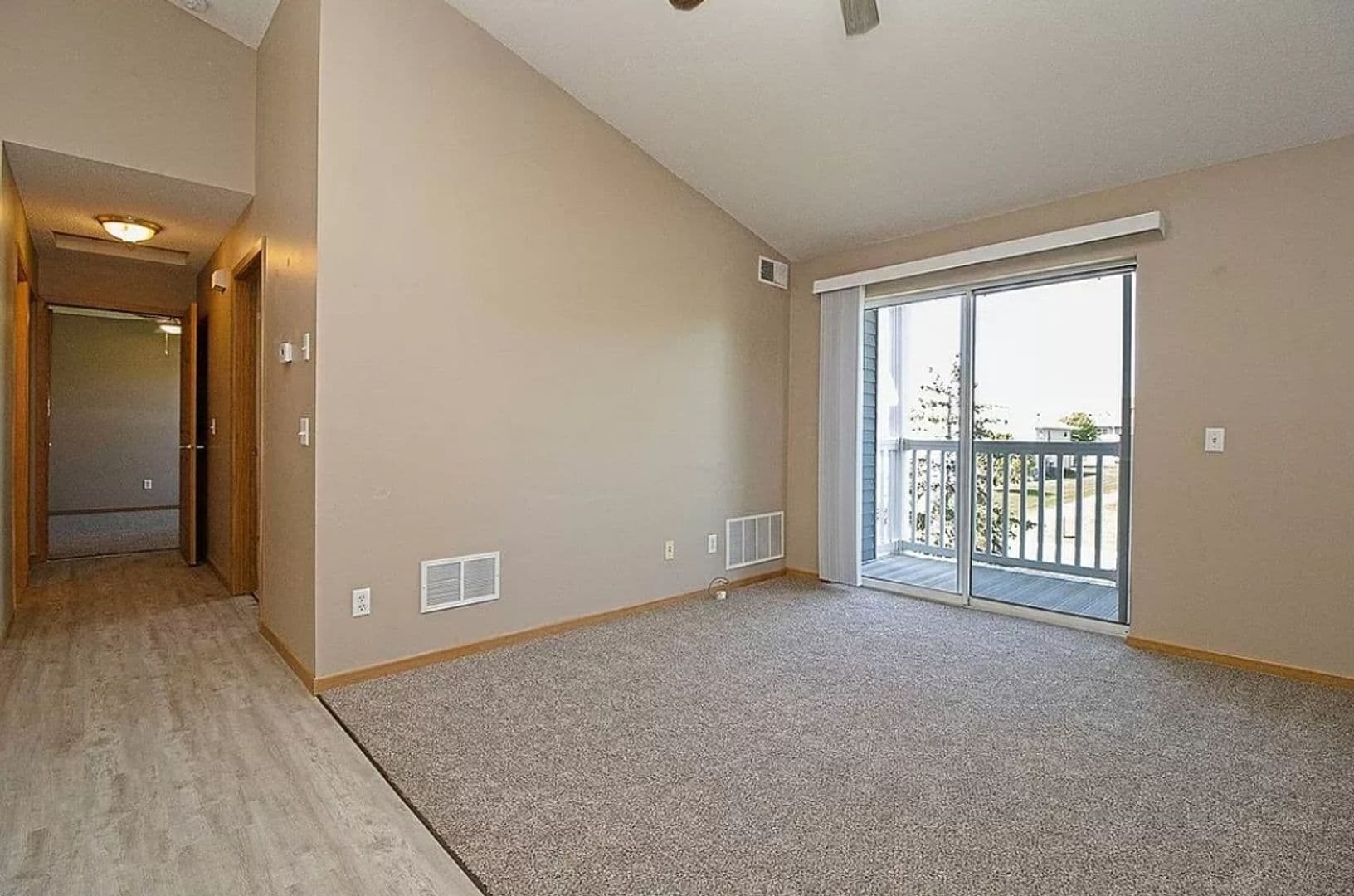 Hutchinson Townhome: 705 Century Ave SW