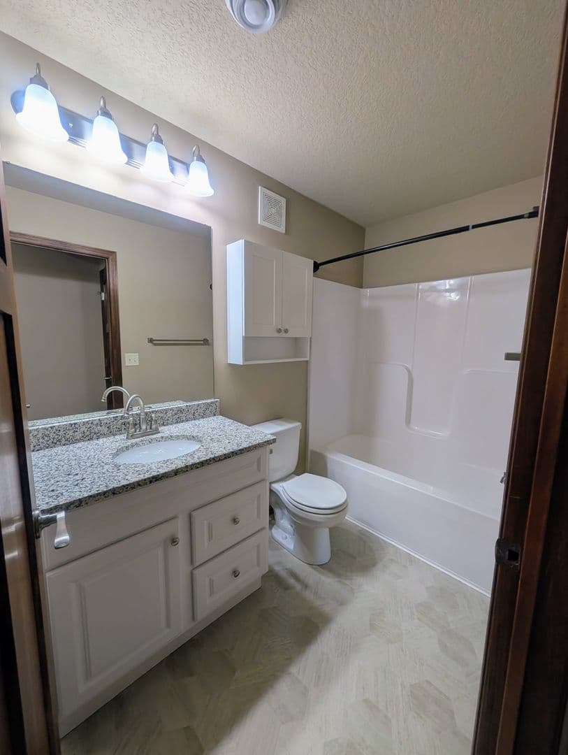 Hutchinson Townhome: 705 Century Ave SW