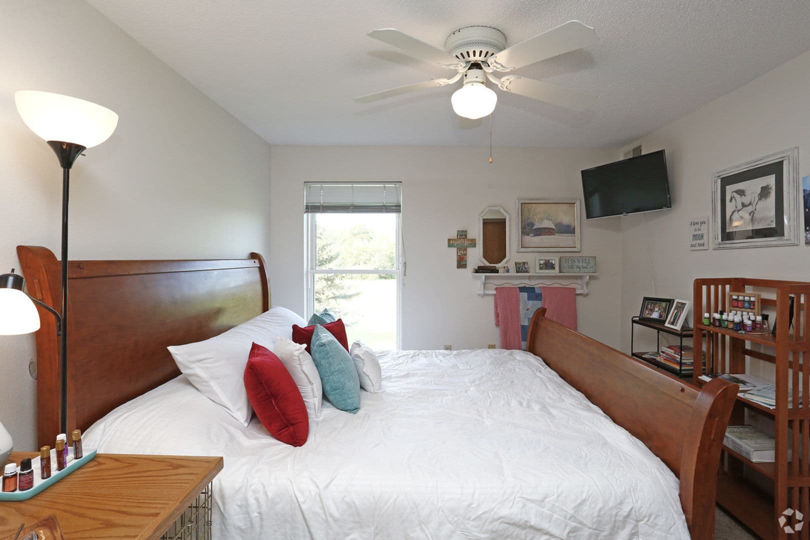 Hutchinson Townhome: 705 Century Ave SW