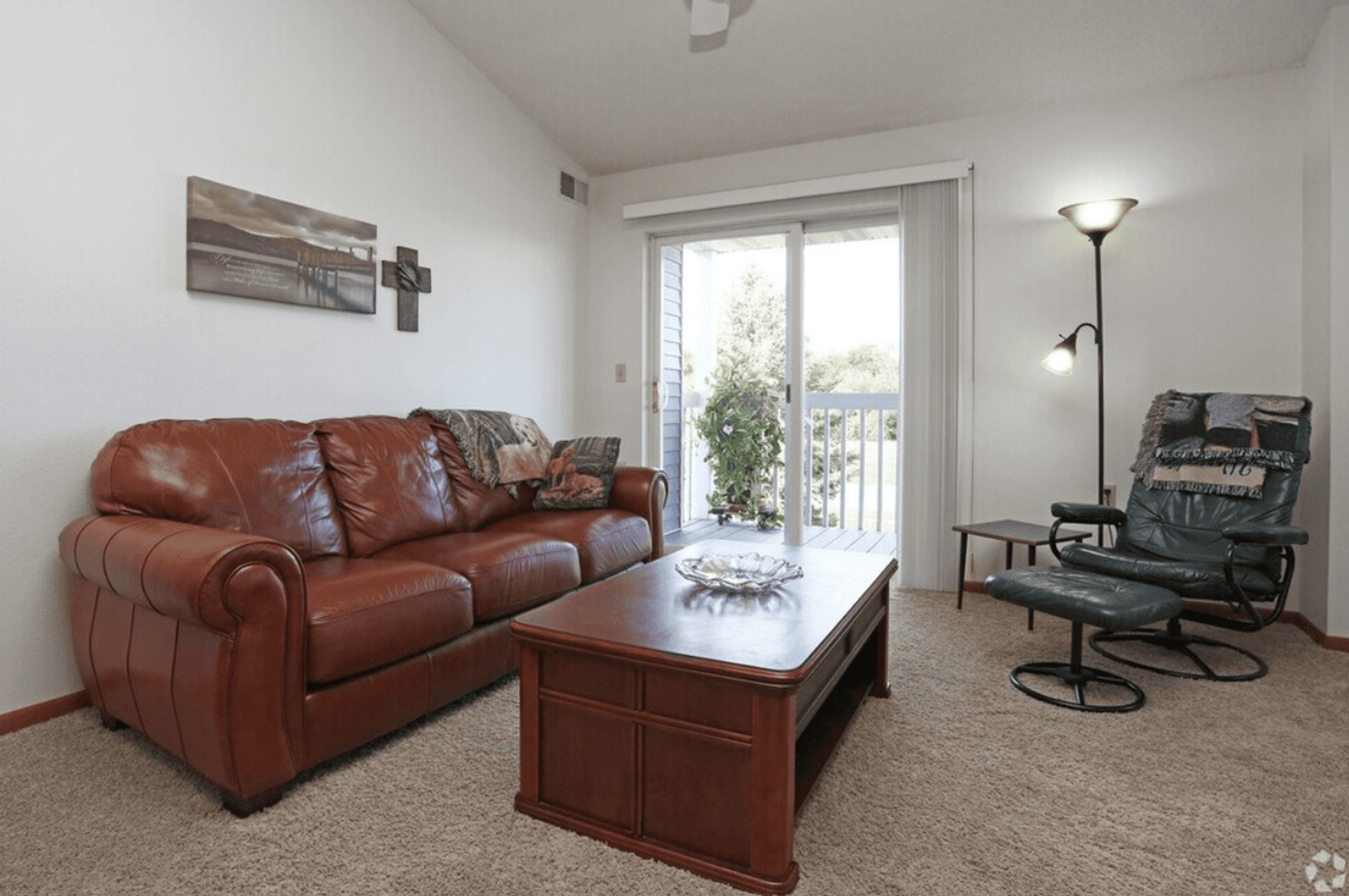 Hutchinson Townhome: 705 Century Ave SW