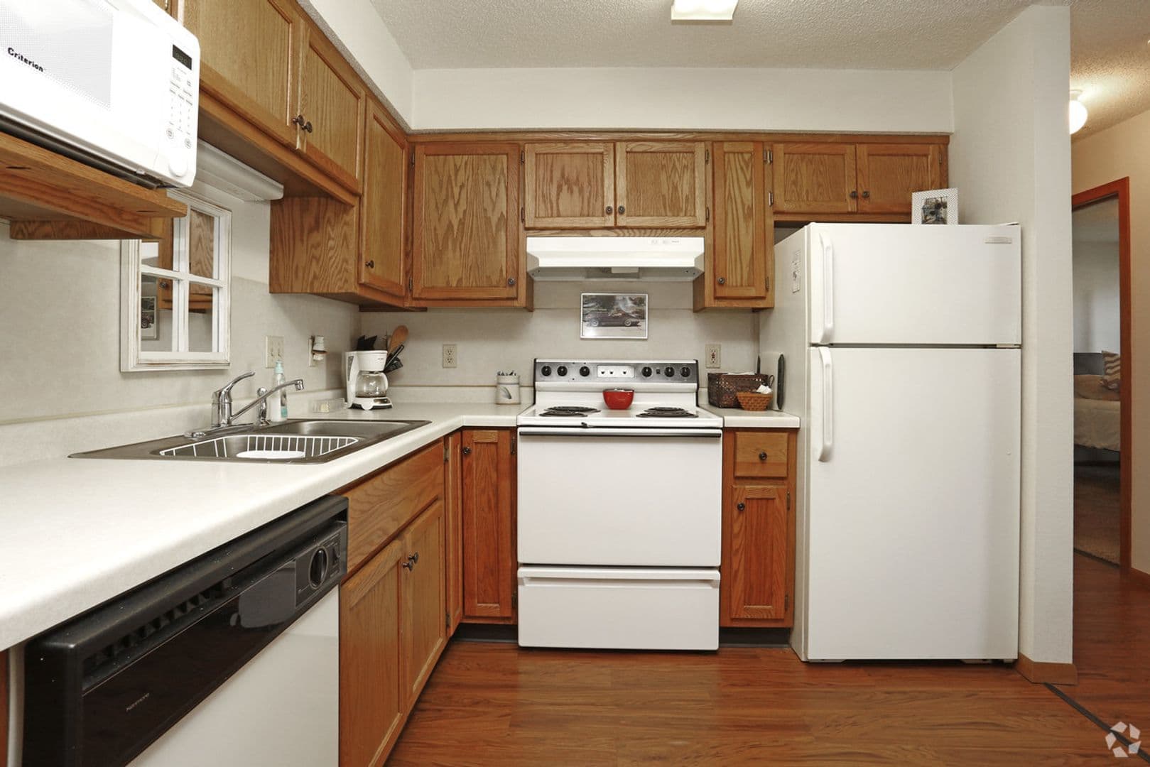 Hutchinson Townhome: 705 Century Ave SW