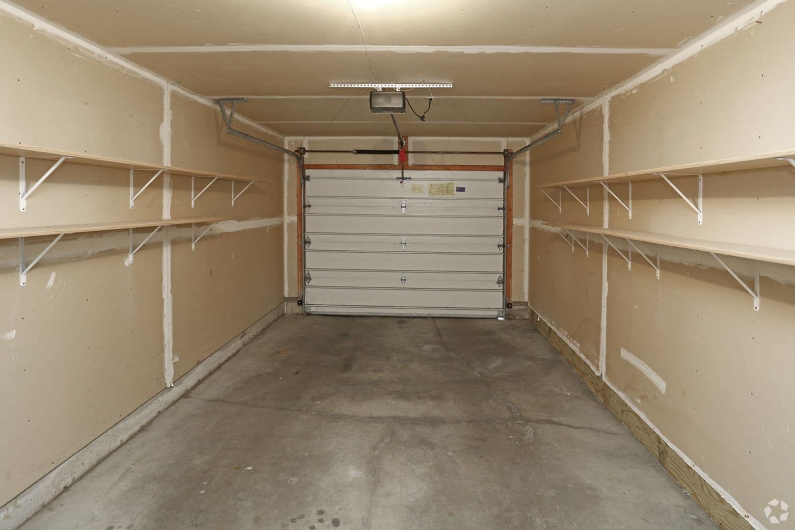 Hutchinson Townhome: 705 Century Ave SW