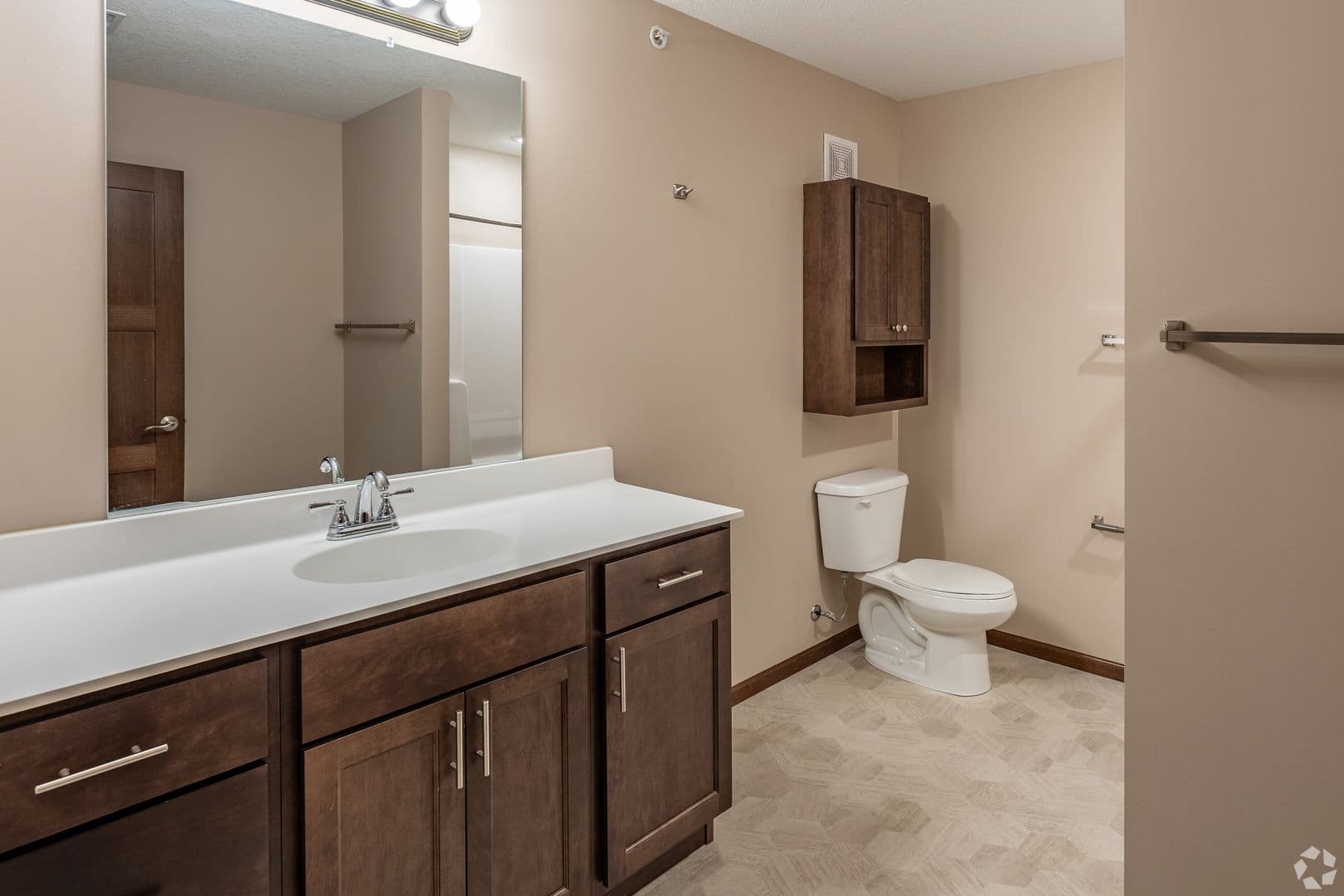 Hutchinson Townhome: 705 Century Ave SW